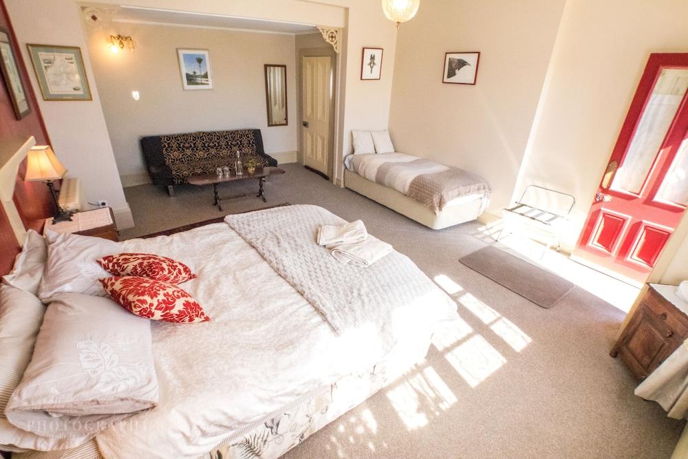 Boutique Hotel Warwick House Nelson Esterno foto